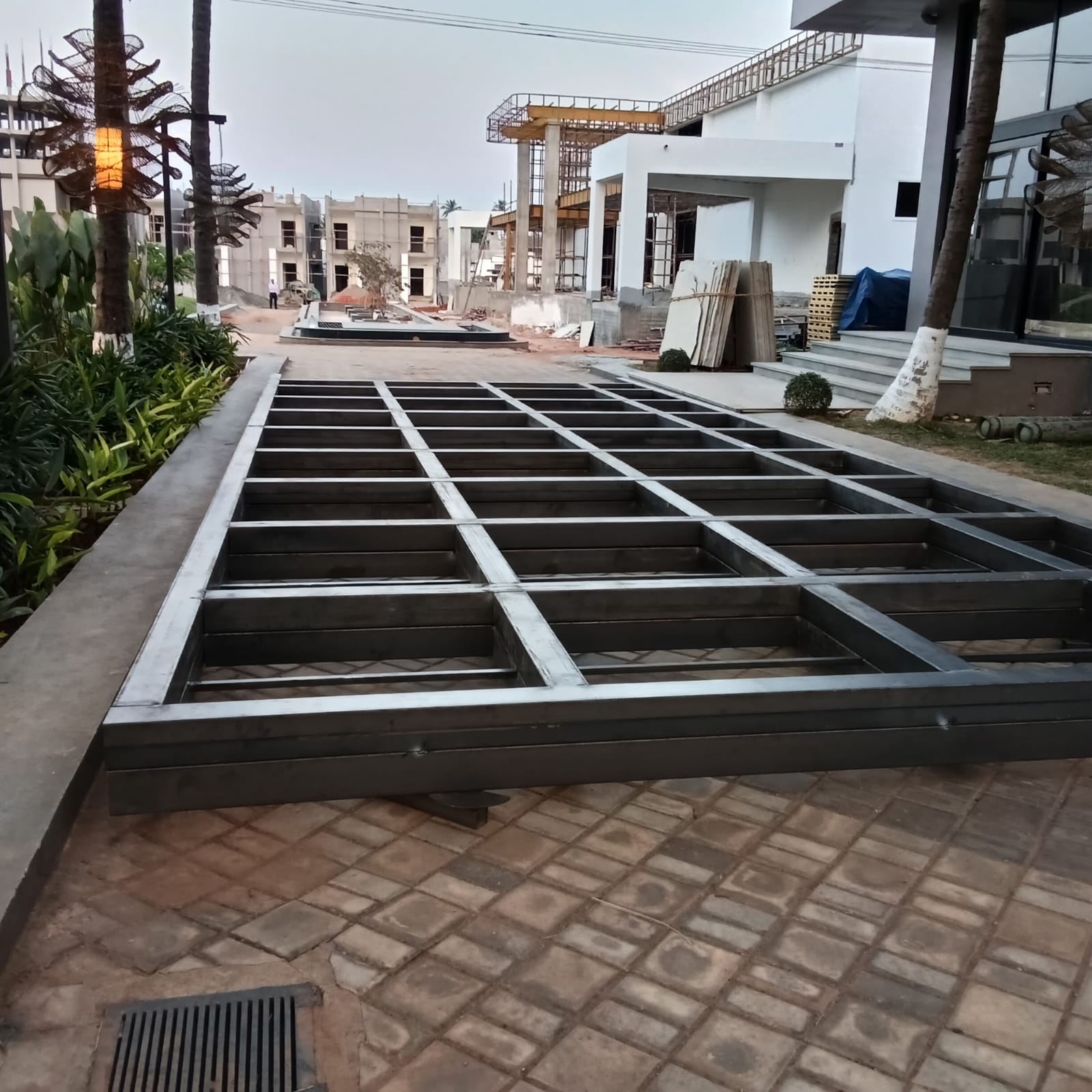 Heavy-Duty Steel Grid Frame Assembly